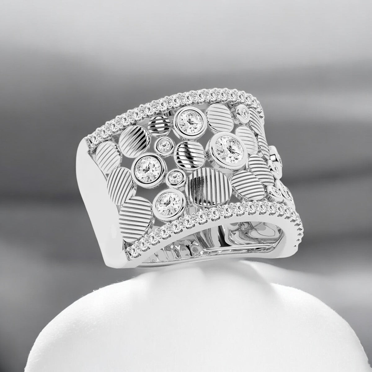 Round Lab Grown Diamond Cigar Pebbles Fashion Band