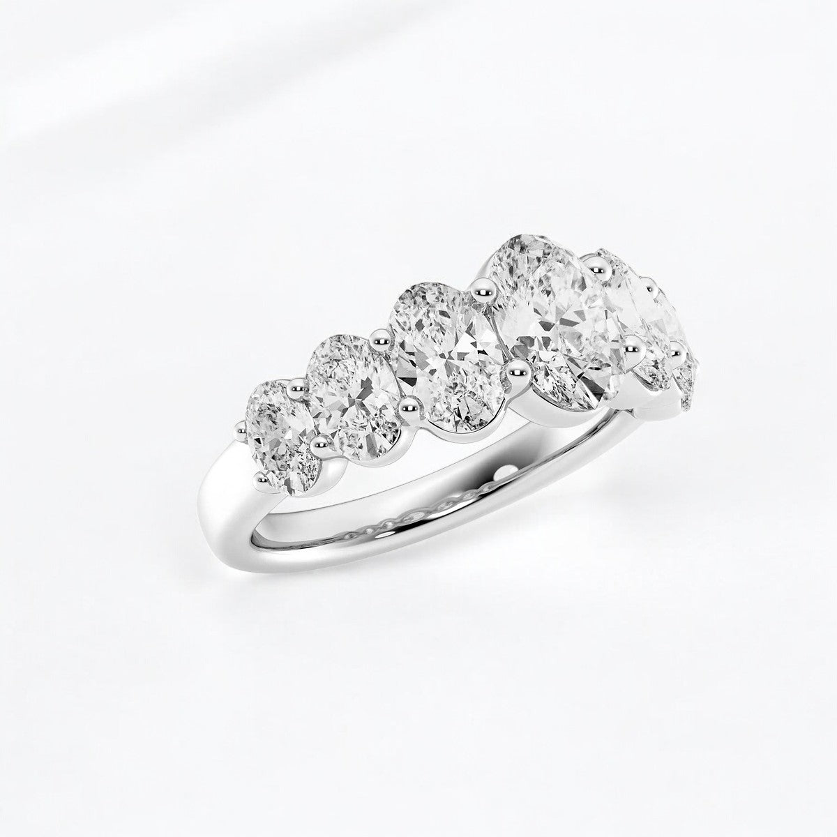 Oval Lab Grown Diamond Graduating Fashion Band