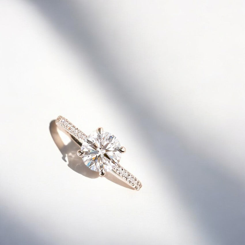 Lab Grown Diamond Engagement Ring – Modern Elegance for the Contemporary Bride