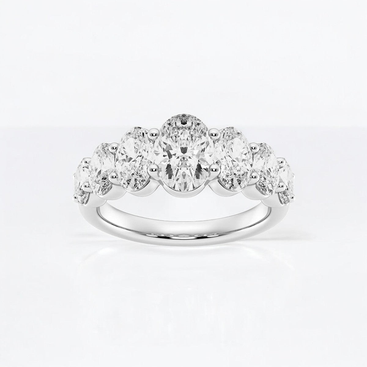 Oval Lab Grown Diamond Graduating Fashion Band