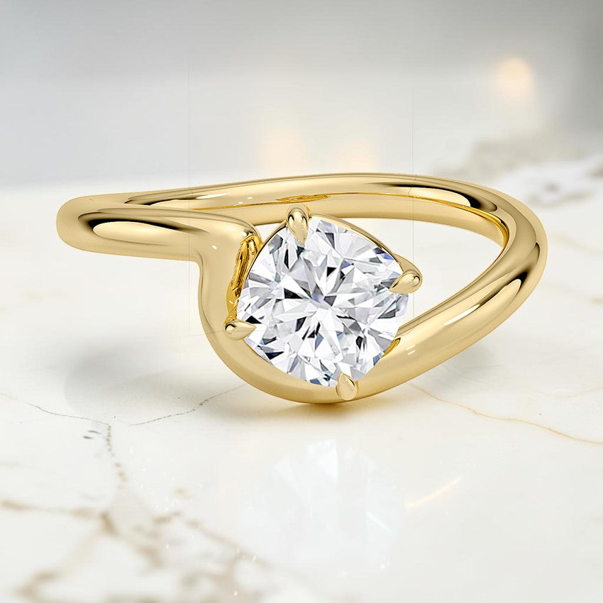 Zephyr Solitaire Ring in 14K Yellow Gold